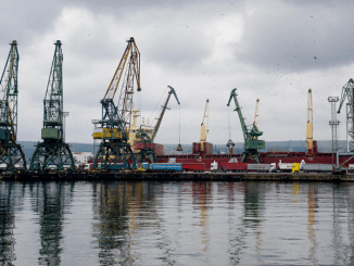 Премахват оборудване на Пристанищен терминал Бургас­-запад