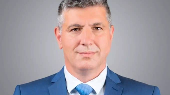 Видя ли решение министър Цеков на проблемите с АМ Хемус и бюджета
