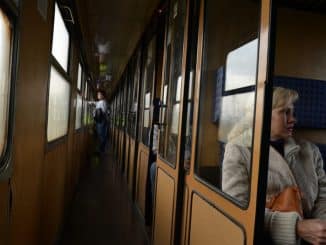 Влакове пълни, но БДЖ удариха рекорд по загуби?