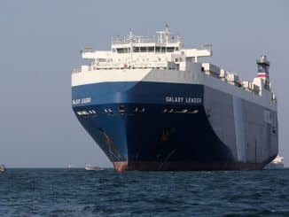морски транспорт, увеличение на цените, Червено море, Суецки канал, глобална търговия, йеменски бунтовници, търговски кораби, международна икономика, промяна в маршрута